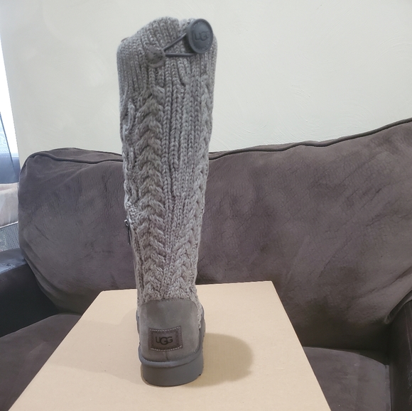 UGG Cardy Cabled Knit Boot - Picture 3 of 15